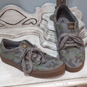 Vans Women's Green and Gray Camouflage Sneakers Youth6.5 Women's 8.5